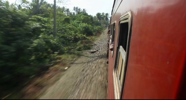 ரயில்களில் மோதி இருவர் பலி